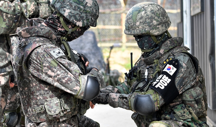 Korea_Defense_Daily_04.jpg