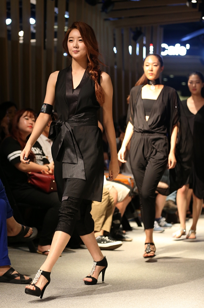 Dongdaemun_Fashion_Show_Article_01.jpg