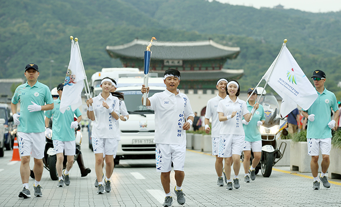 Incheon_AsianGaems_Torch_Relay_Seoul_Article_01.jpg