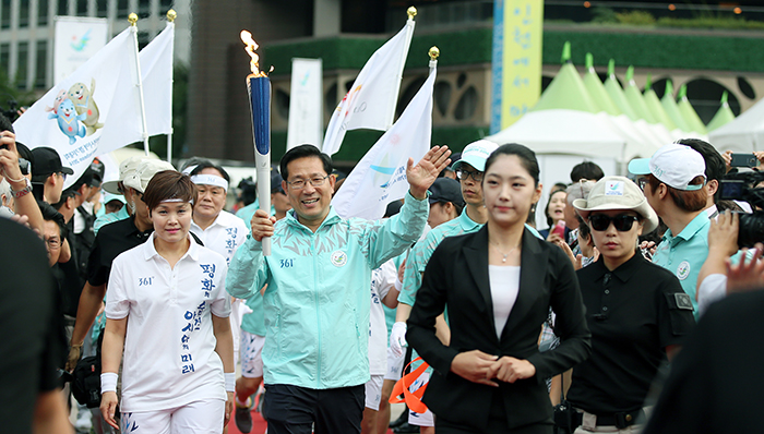 Incheon_AsianGaems_Torch_Relay_Seoul_Article_03.jpg