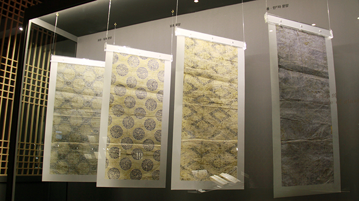Palace_Build_Exhibition_Article_03.jpg