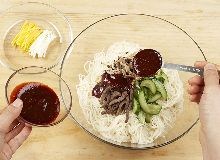 bibimguksu_prep_2.jpg