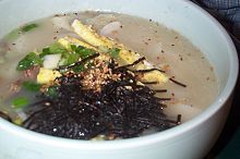 220px-Korean_food-Tteok_mandu_guk-01.jpg