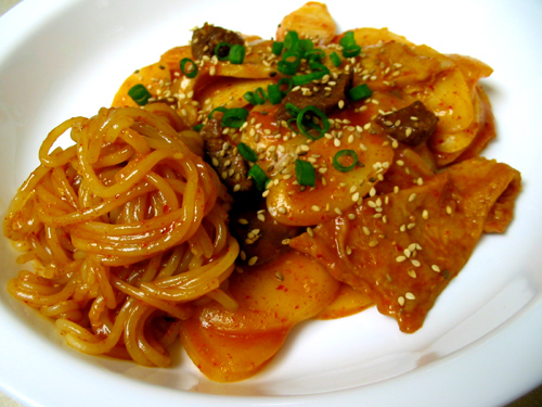 Noodle_spicy_ricecake.jpg
